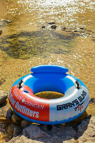 Josh's Frio River Outfitter - Fishing, tubing, souvenirs in Leakey